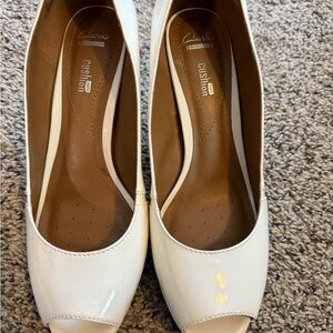 Clarks Comfort Collection White Heels Elegant Minimalist Design